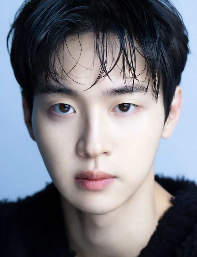 Jang Dong Yoon: xuất sắc khi khắc họa một cảnh sát trẻ, giằng xé giữa trách nhiệm và tình cảm.